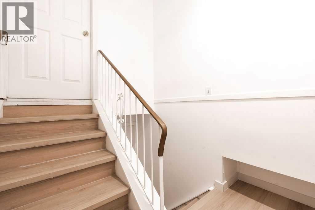Photo 3 of 4116 8 Avenue Se, Calgary AB