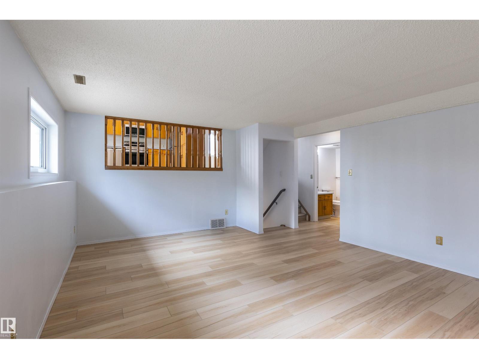 Photo 14 of 12823 157 Av Nw, Edmonton AB