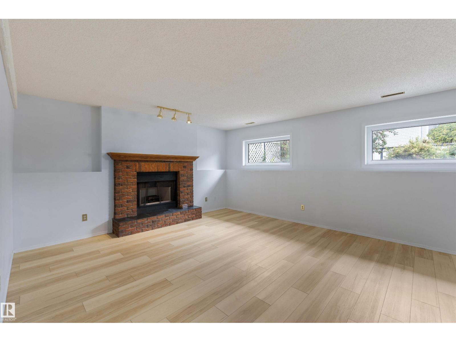 Photo 16 of 12823 157 Av Nw, Edmonton AB