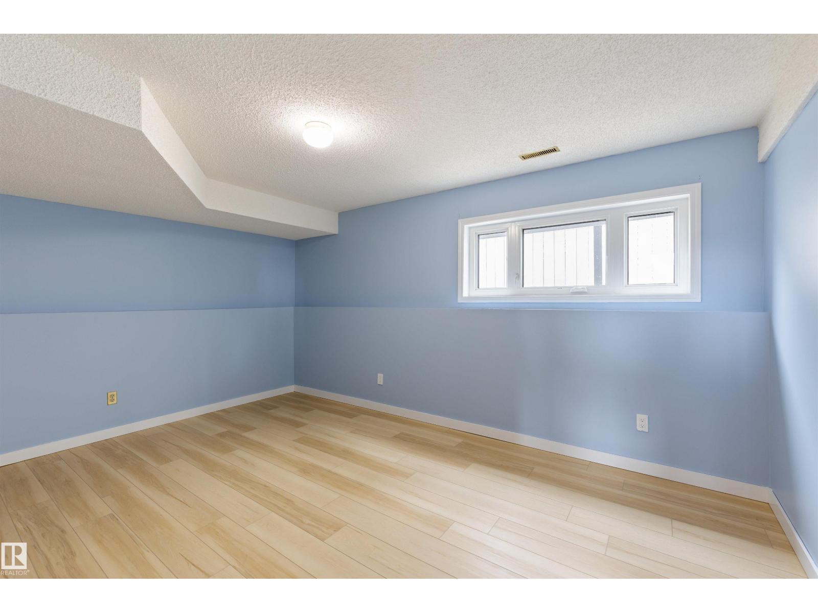 Photo 20 of 12823 157 Av Nw, Edmonton AB