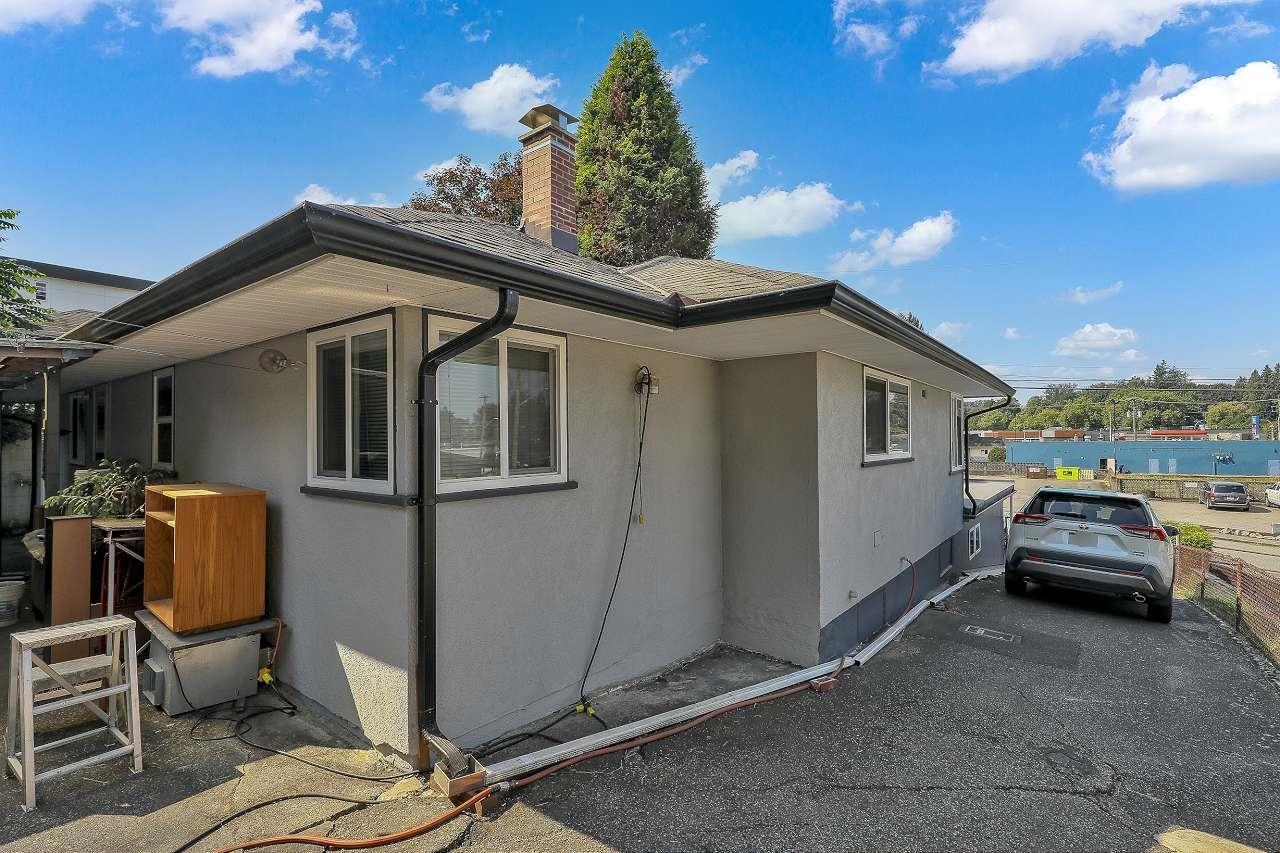 Photo 26 of 2374 Hillside Drive, Abbotsford BC