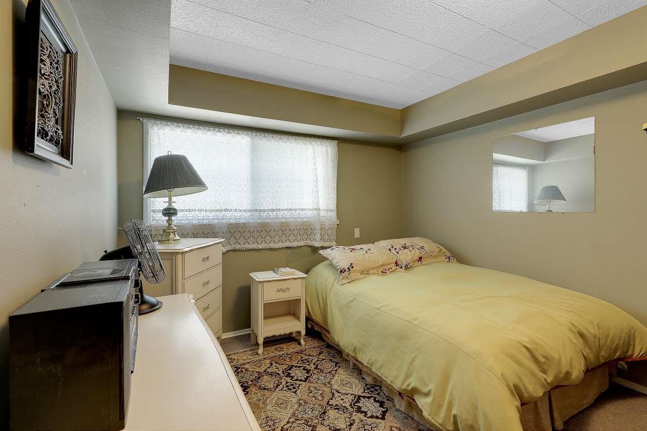 Photo 16 of 2374 Hillside Drive, Abbotsford BC