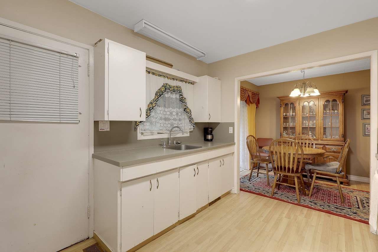 Photo 11 of 2374 Hillside Drive, Abbotsford BC