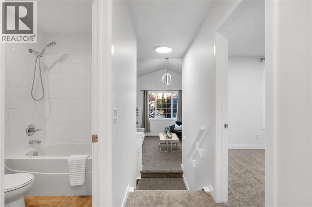 Photo 35 of 151 Kincora Drive Nw, Calgary AB