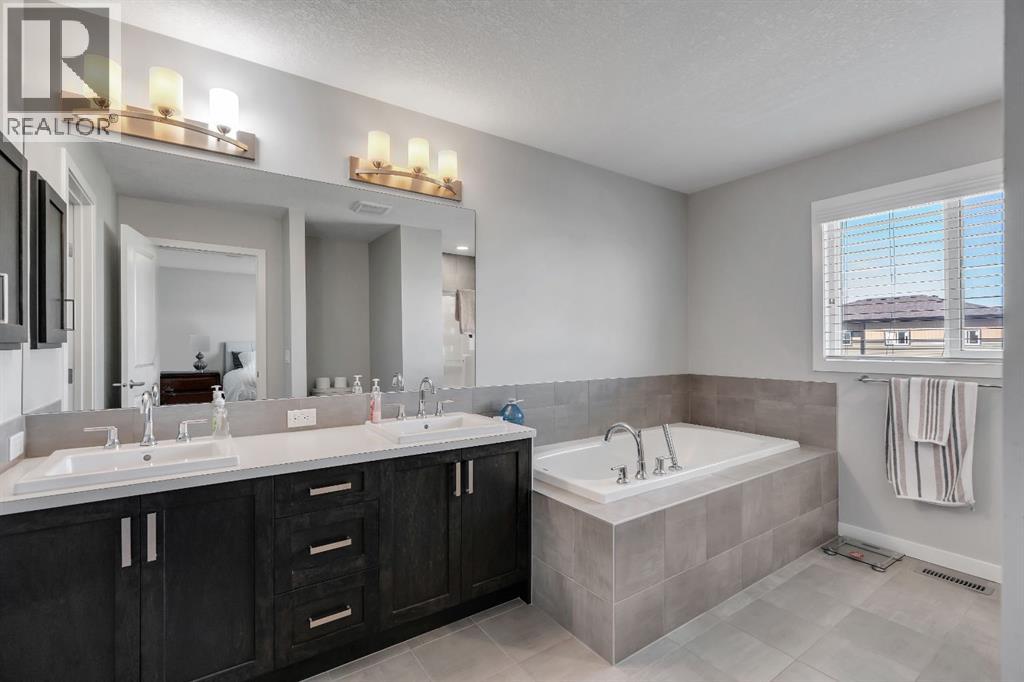 Photo 28 of 128 Midtown Court Sw, Airdrie AB