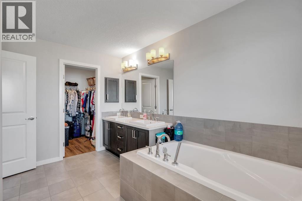 Photo 32 of 128 Midtown Court Sw, Airdrie AB
