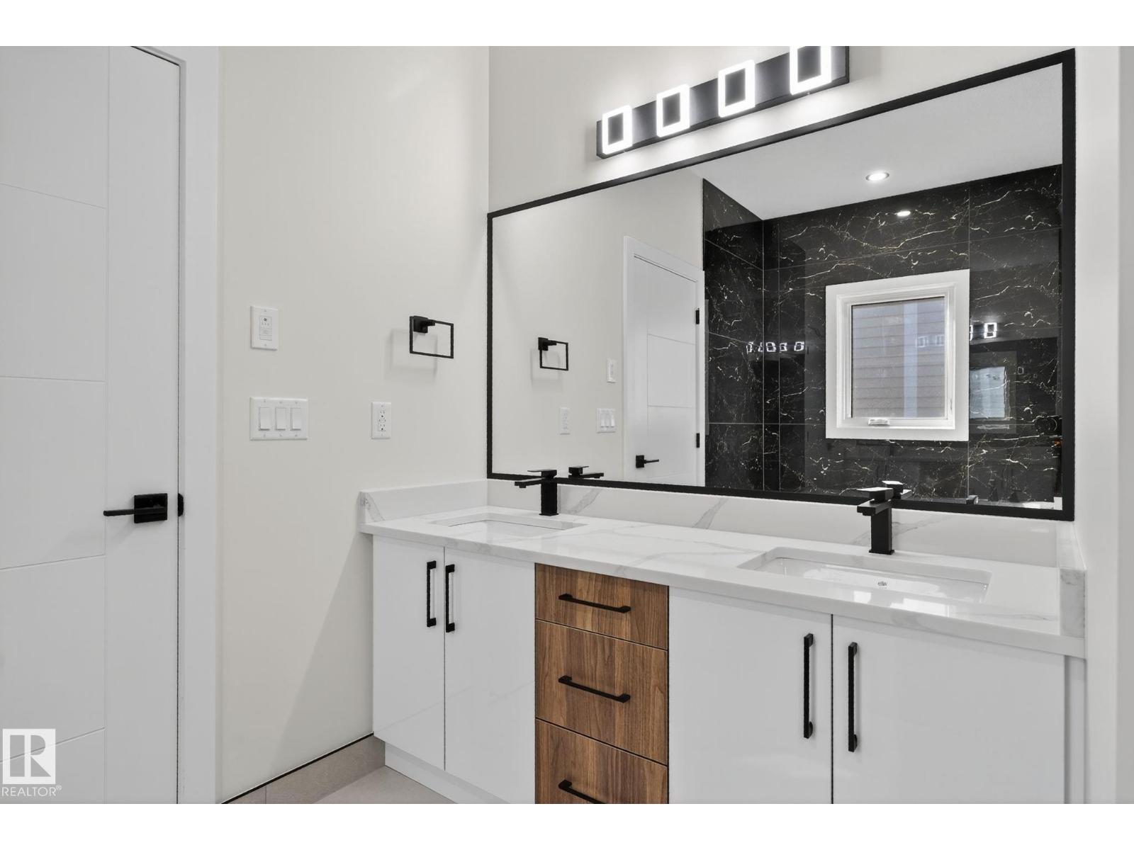 Photo 40 of 17116 2 St Nw, Edmonton AB