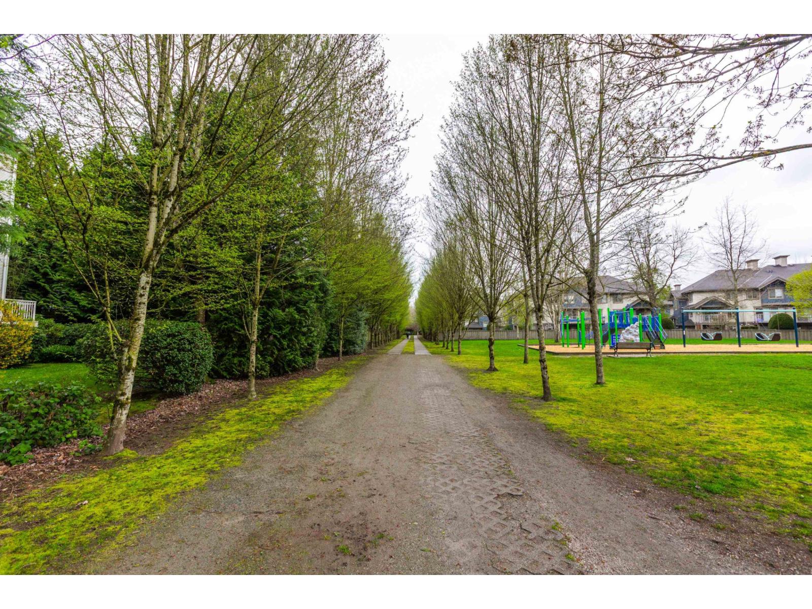 Photo 34 of 44 5670 208 Street, Langley BC
