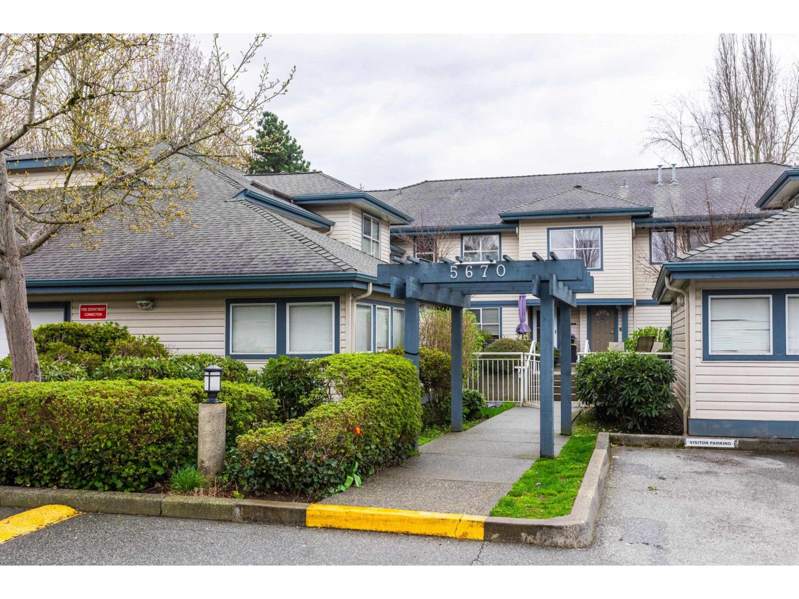 Photo 14 of 44 5670 208 Street, Langley BC