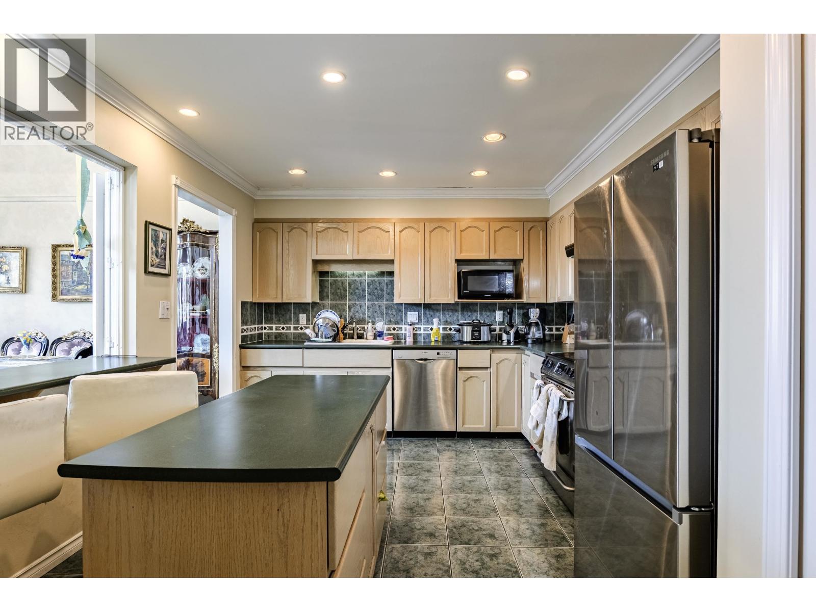 Photo 18 of 411 B 1210 Quayside Drive, New Westminster BC