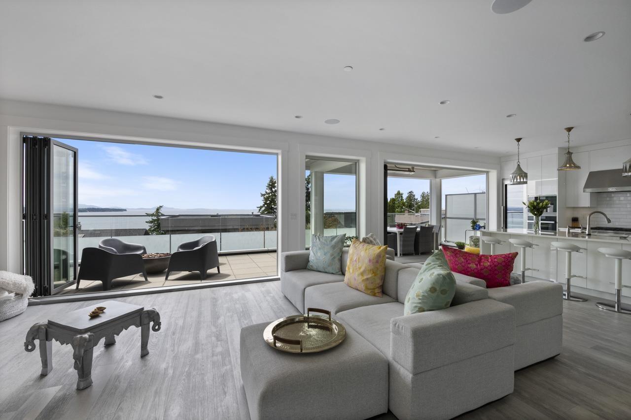 15374 ROYAL AVENUE, White Rock