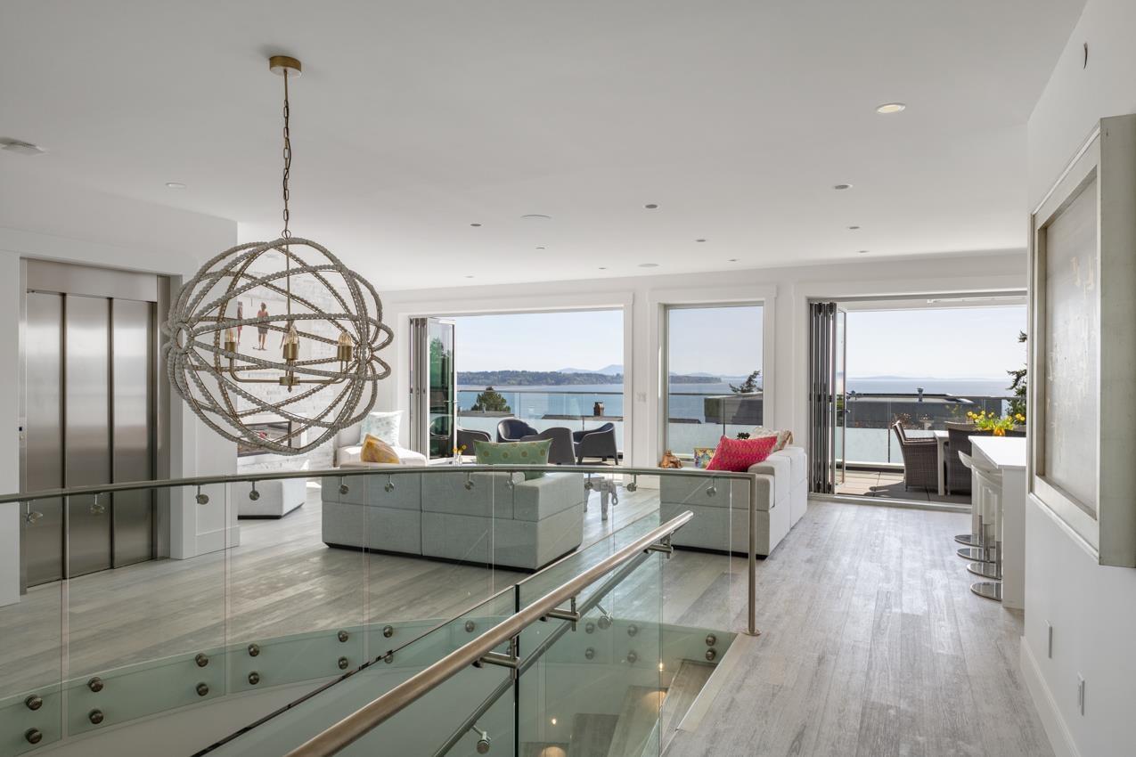 15374 ROYAL AVENUE, White Rock