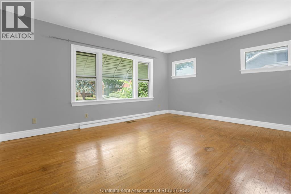 Photo 10 of 5 Buckingham Avenue, Chatham ON