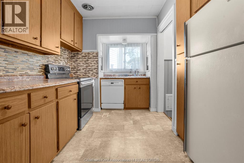 Photo 14 of 5 Buckingham Avenue, Chatham ON