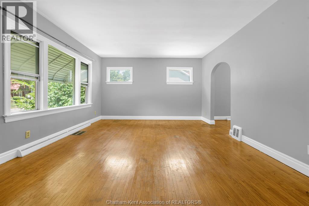 Photo 9 of 5 Buckingham Avenue, Chatham ON