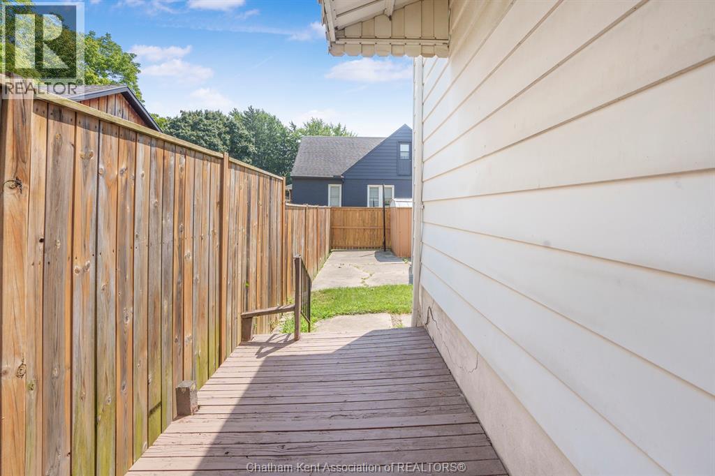 Photo 38 of 5 Buckingham Avenue, Chatham ON