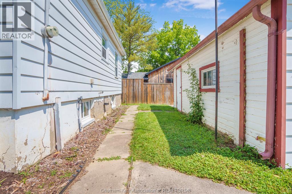 Photo 33 of 5 Buckingham Avenue, Chatham ON