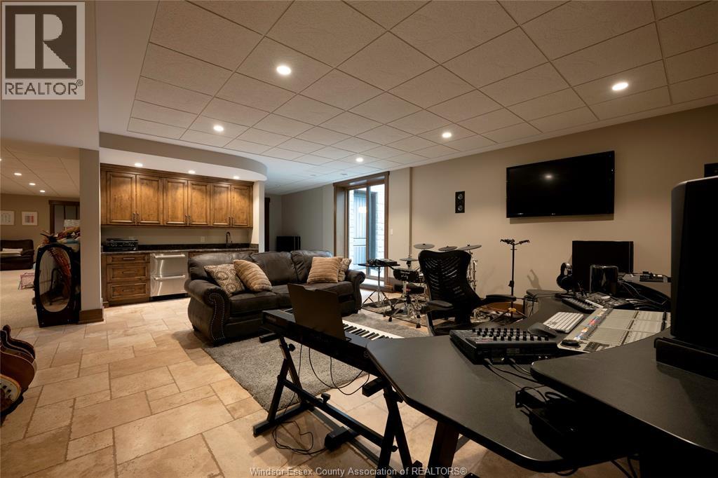 Photo 31 of 9 Houston Avenue, Kingsville ON