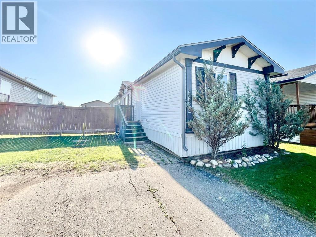 Photo 2 of 8622 89 Street, Grande Prairie AB
