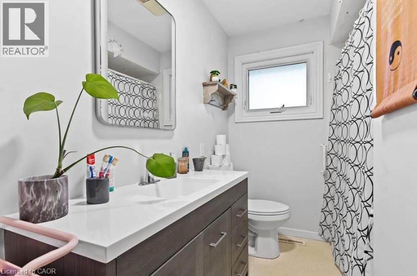 Photo 9 of 304 First Avenue Unit Upper, Welland ON