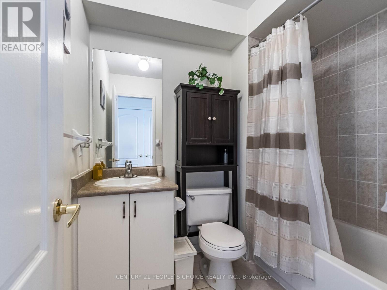 Photo 38 of 29 435 Hensall Circle, Mississauga ON