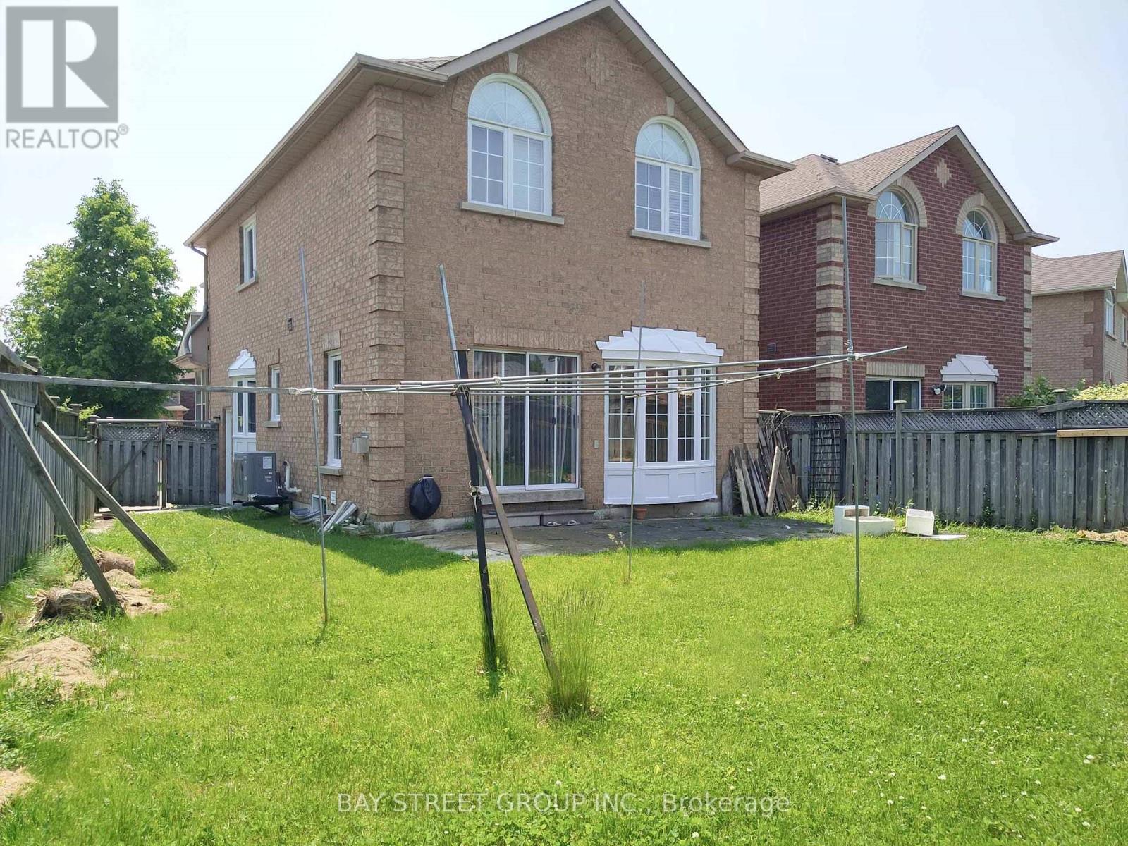 Photo 7 of 76 Greensboro Drive, Markham ON