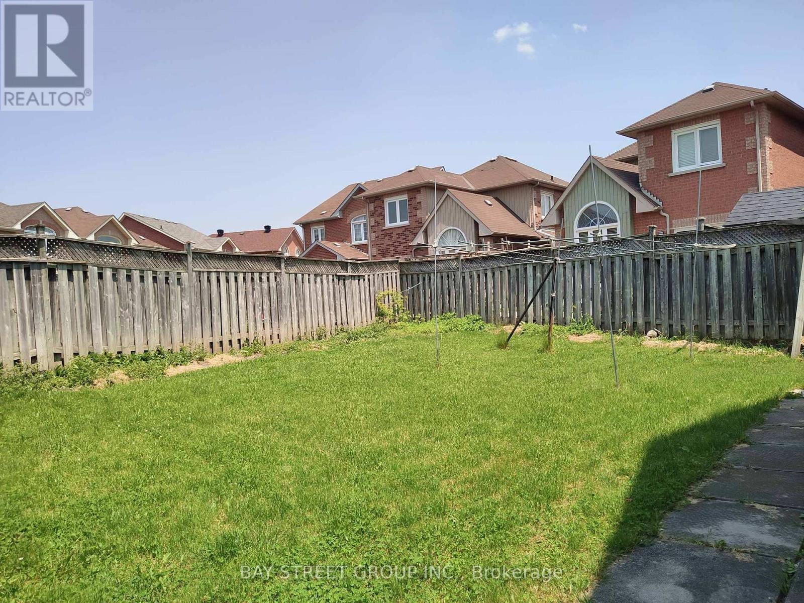 Photo 9 of 76 Greensboro Drive, Markham ON