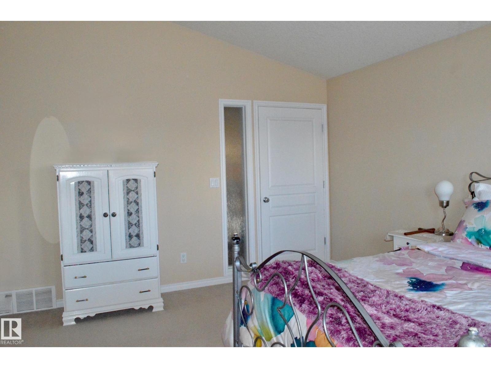 Photo 16 of 16832 79 St Nw, Edmonton AB