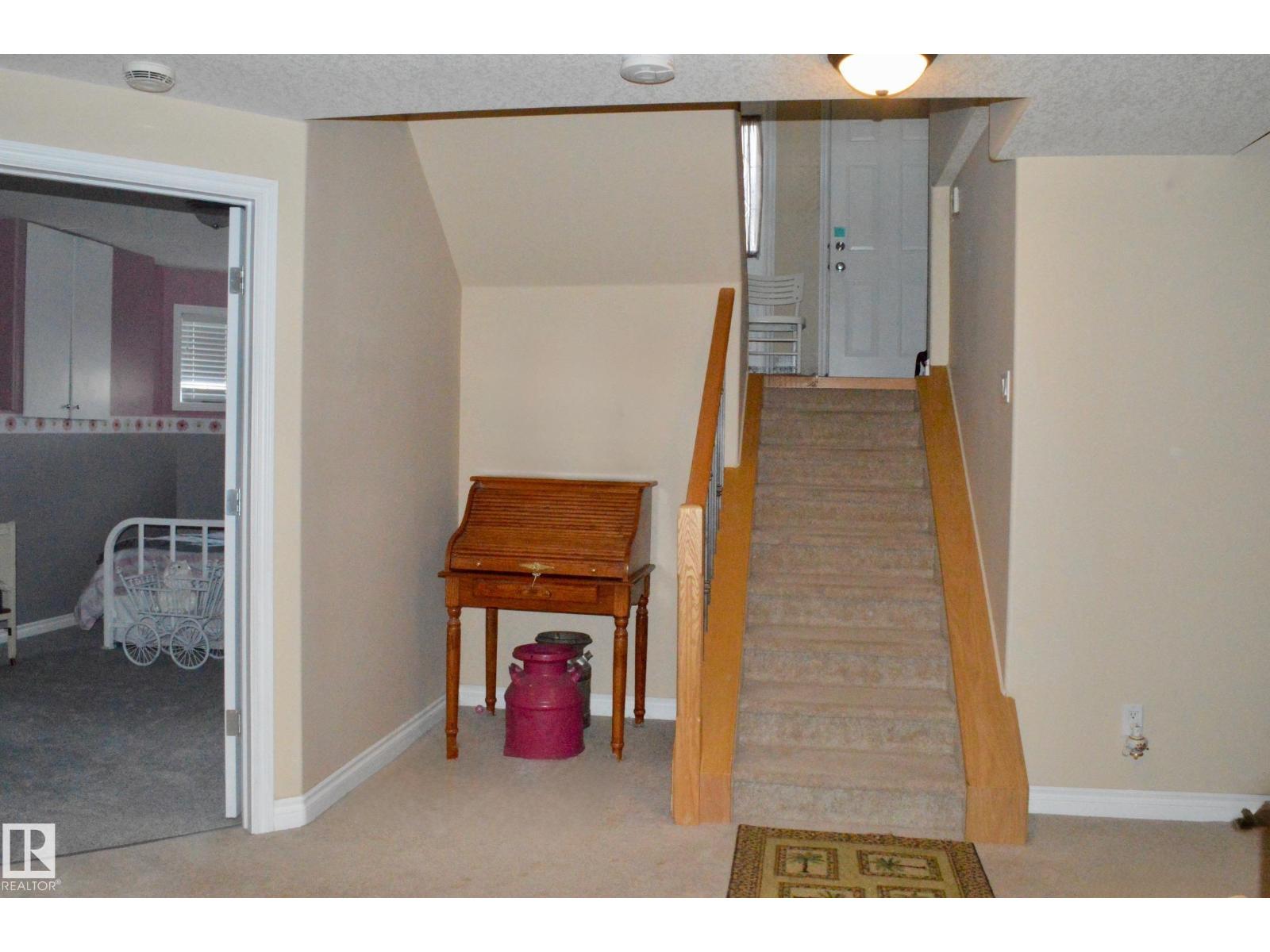 Photo 17 of 16832 79 St Nw, Edmonton AB