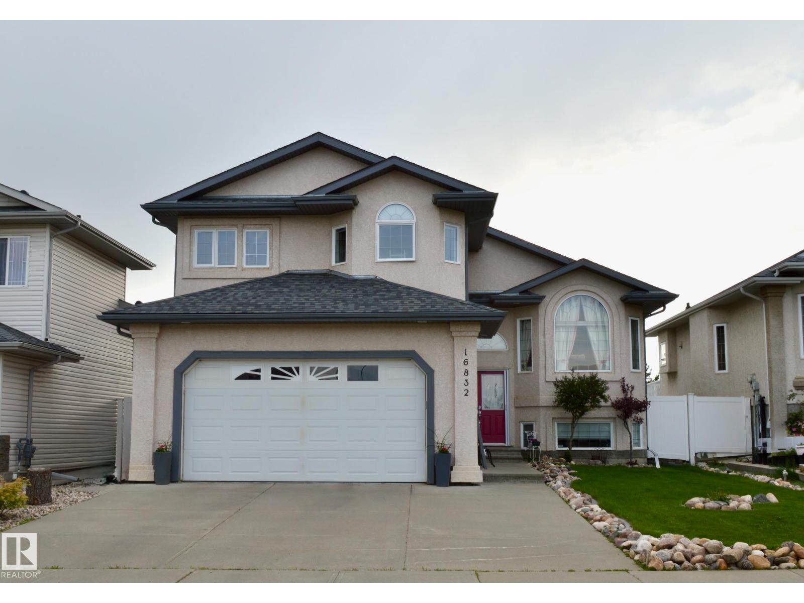 Photo 1 of 16832 79 St Nw, Edmonton AB