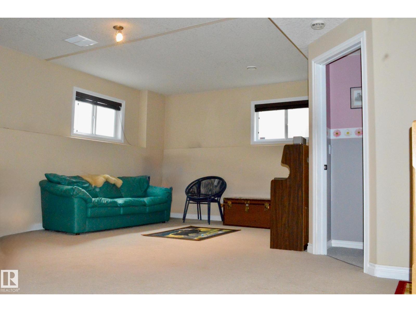 Photo 18 of 16832 79 St Nw, Edmonton AB