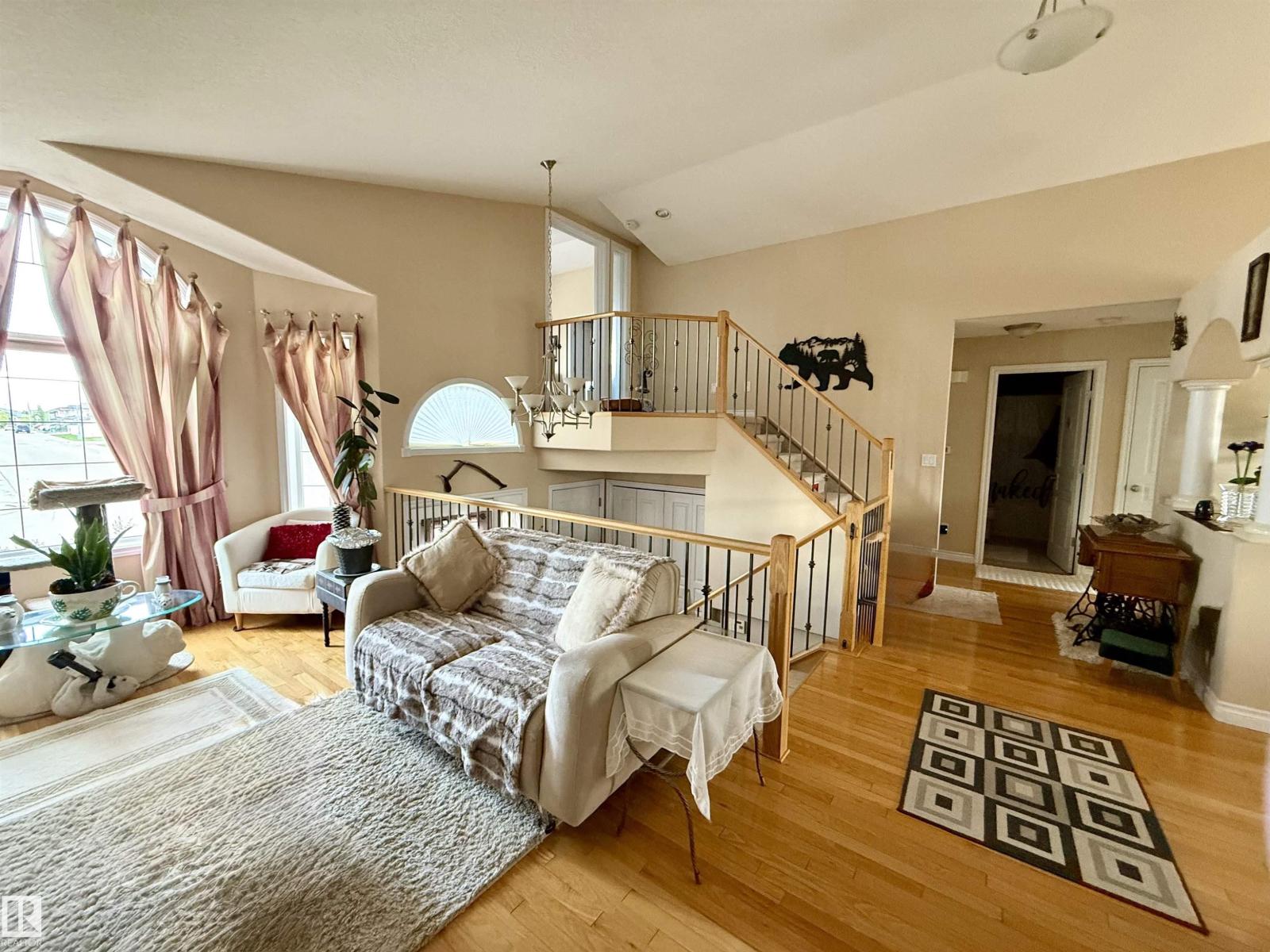 Photo 5 of 16832 79 St Nw, Edmonton AB