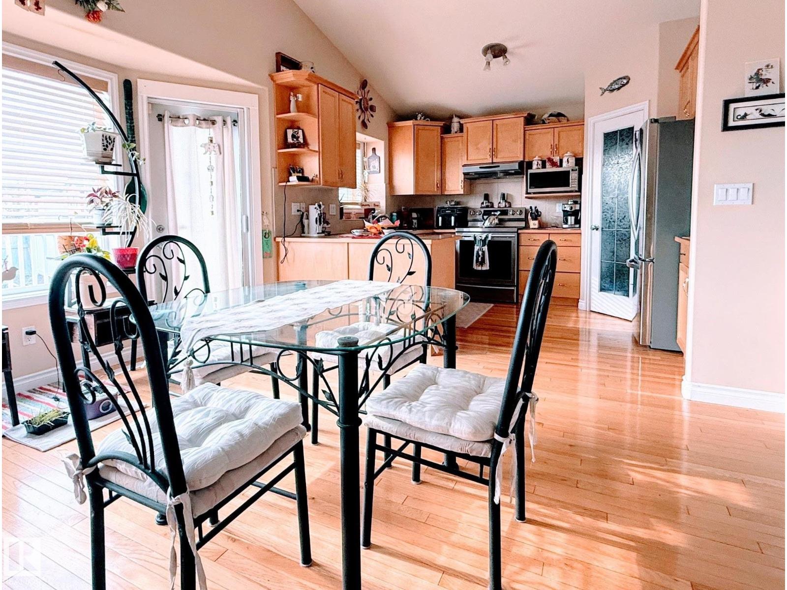 Photo 7 of 16832 79 St Nw, Edmonton AB