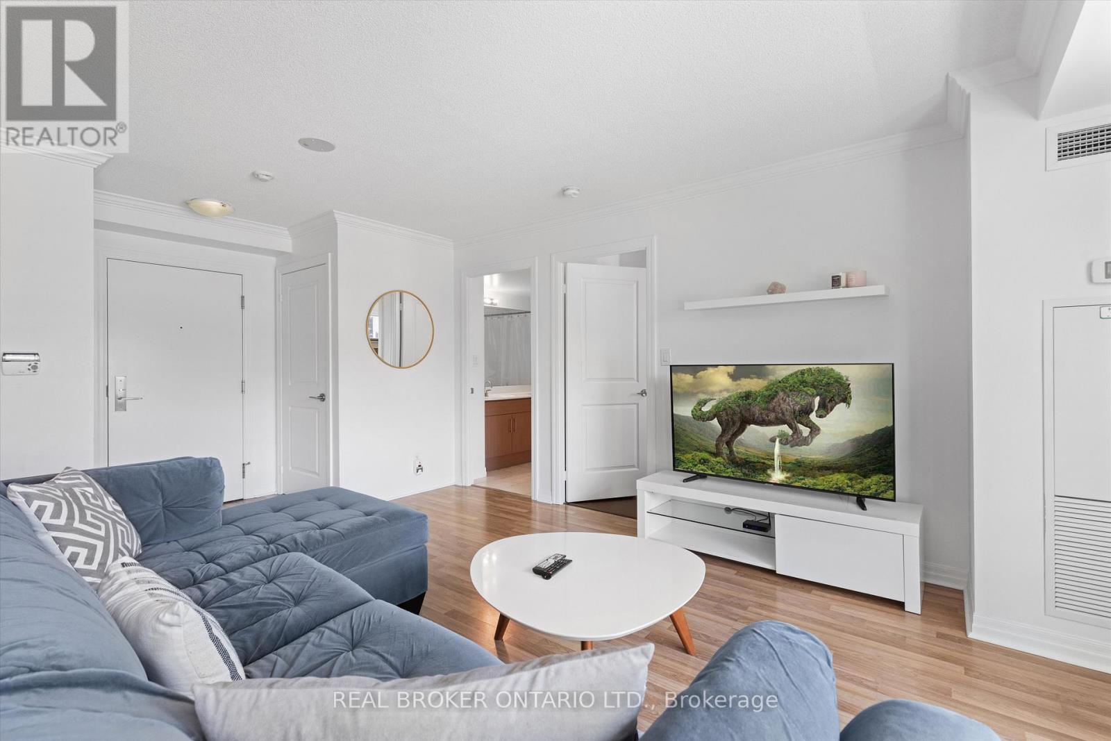 Photo 4 of 216 2035 Sheppard Avenue E, Toronto ON