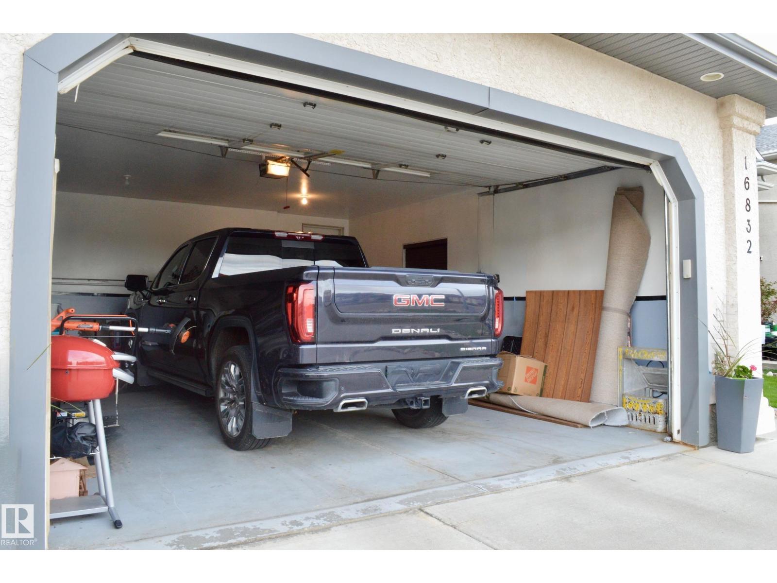 Photo 30 of 16832 79 St Nw, Edmonton AB