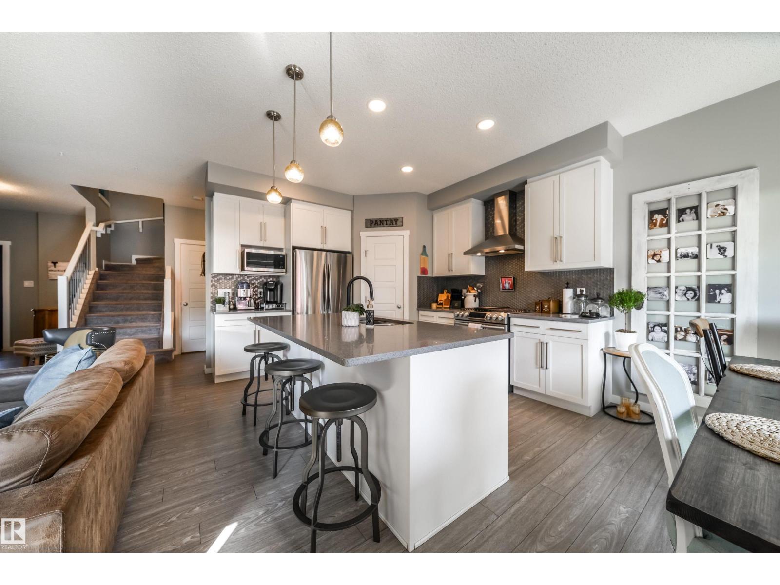 Photo 10 of 17107 81 St Nw, Edmonton AB