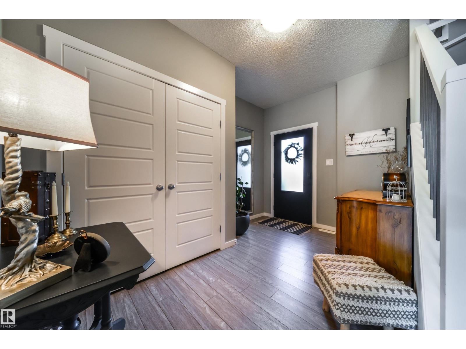 Photo 2 of 17107 81 St Nw, Edmonton AB