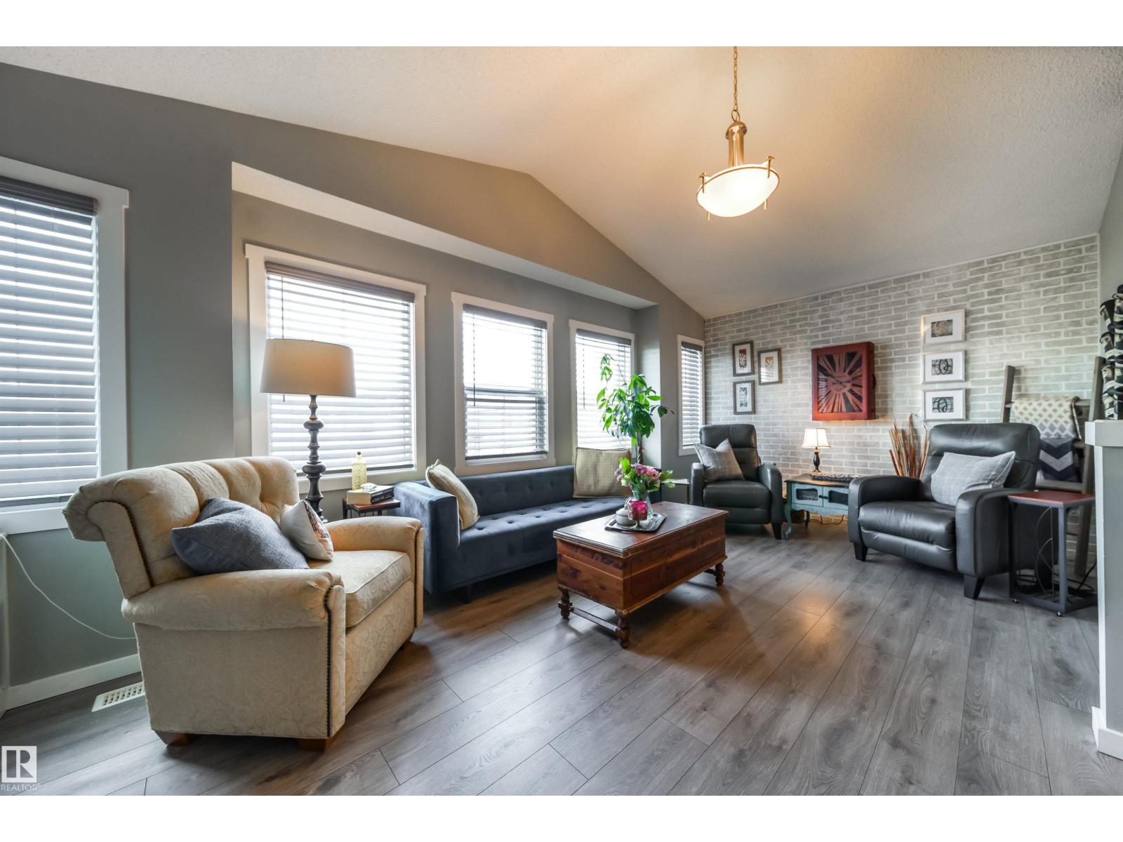 Photo 20 of 17107 81 St Nw, Edmonton AB