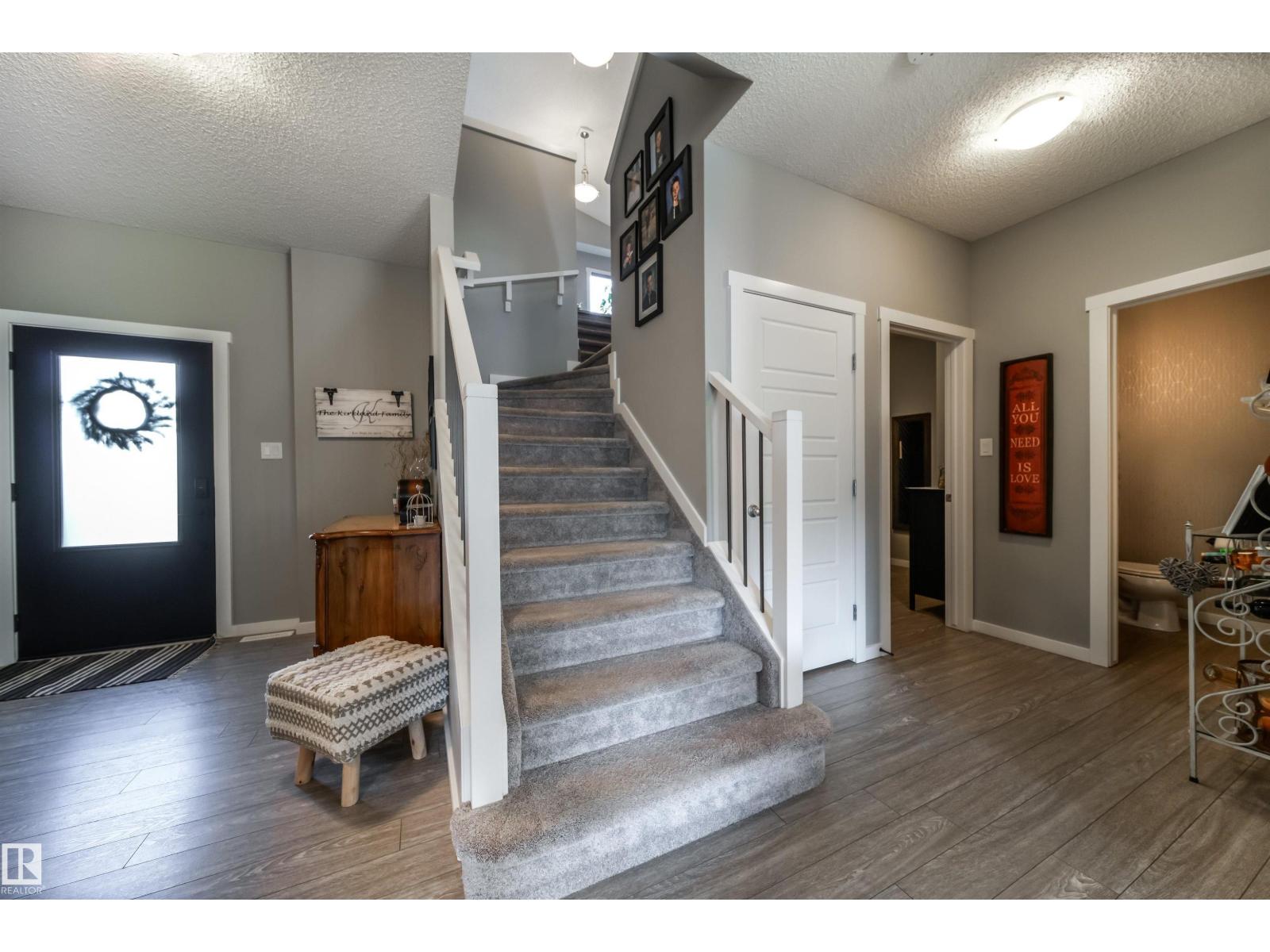 Photo 5 of 17107 81 St Nw, Edmonton AB