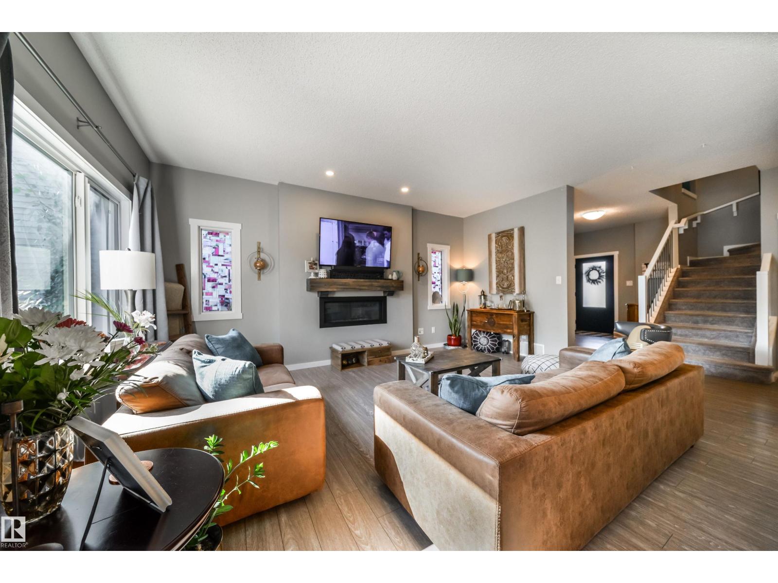 Photo 8 of 17107 81 St Nw, Edmonton AB