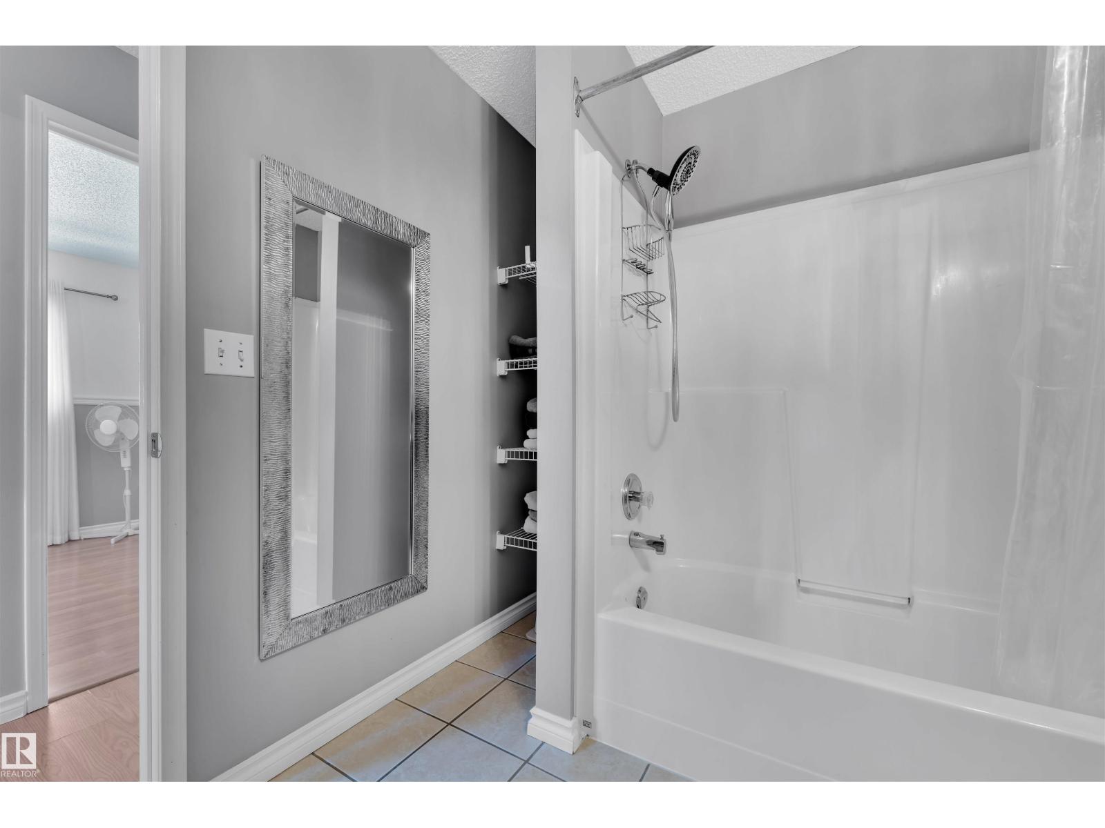 Photo 18 of 15024 128 St Nw, Edmonton AB