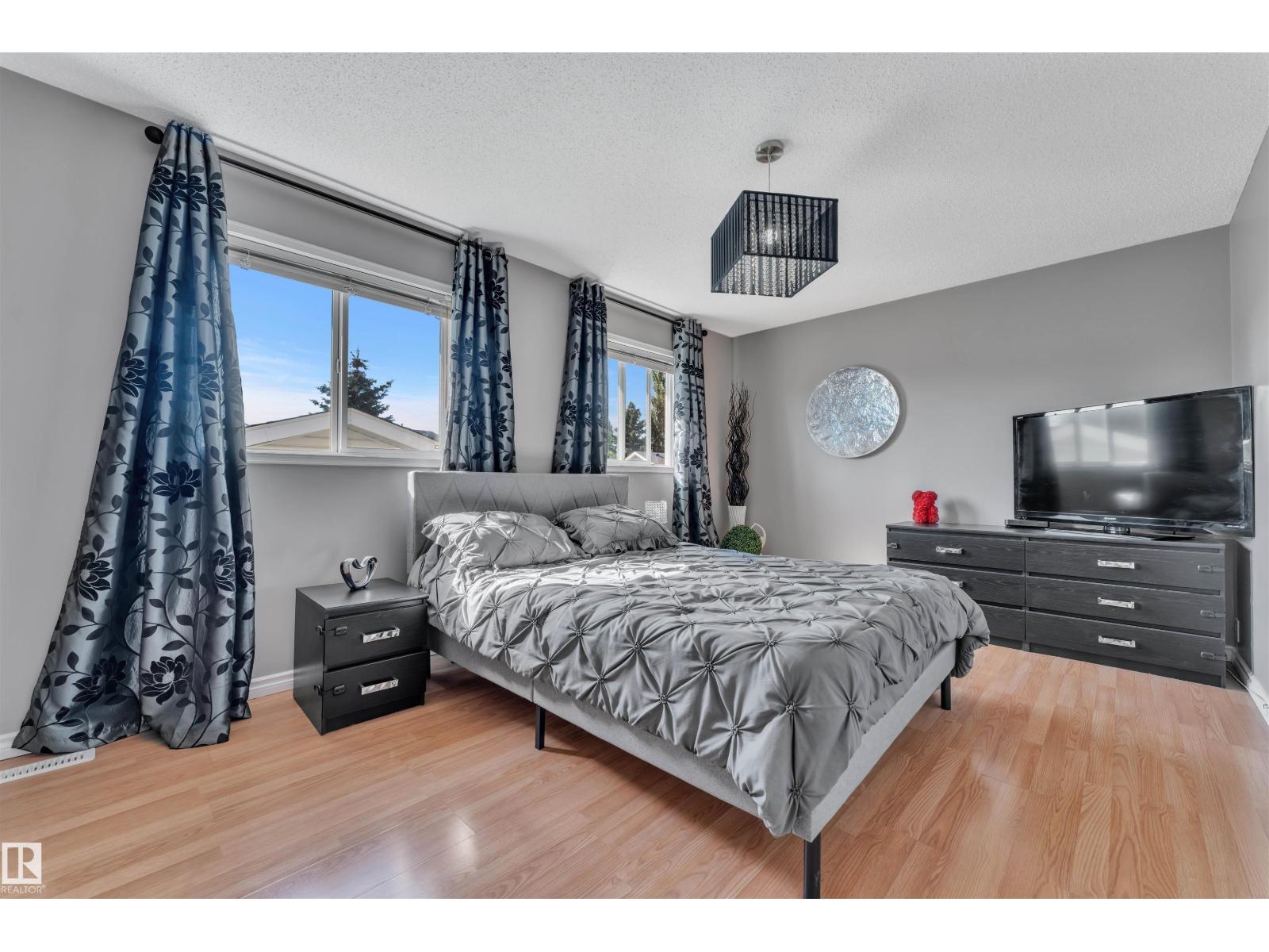 Photo 19 of 15024 128 St Nw, Edmonton AB