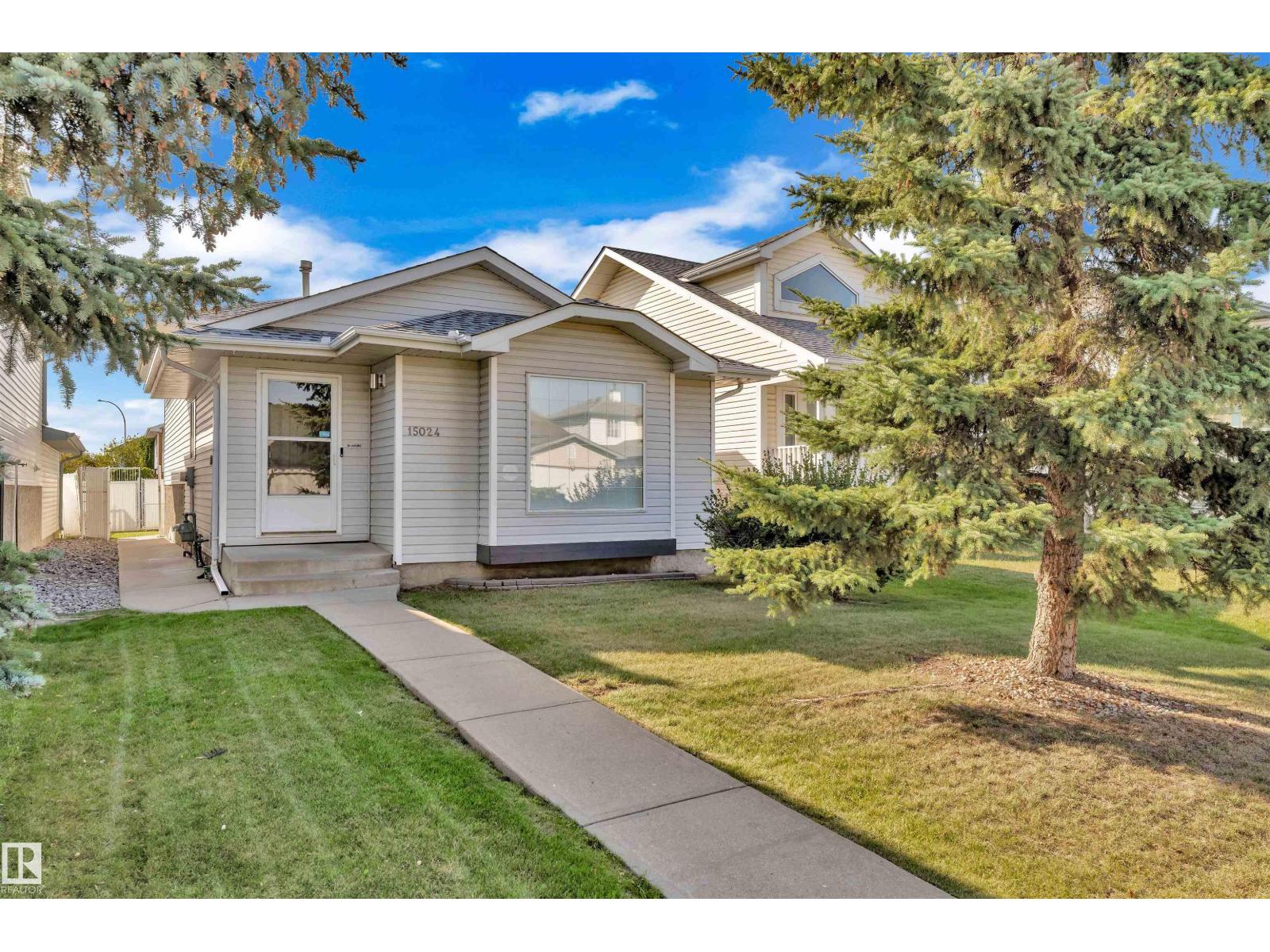 Photo 3 of 15024 128 St Nw, Edmonton AB