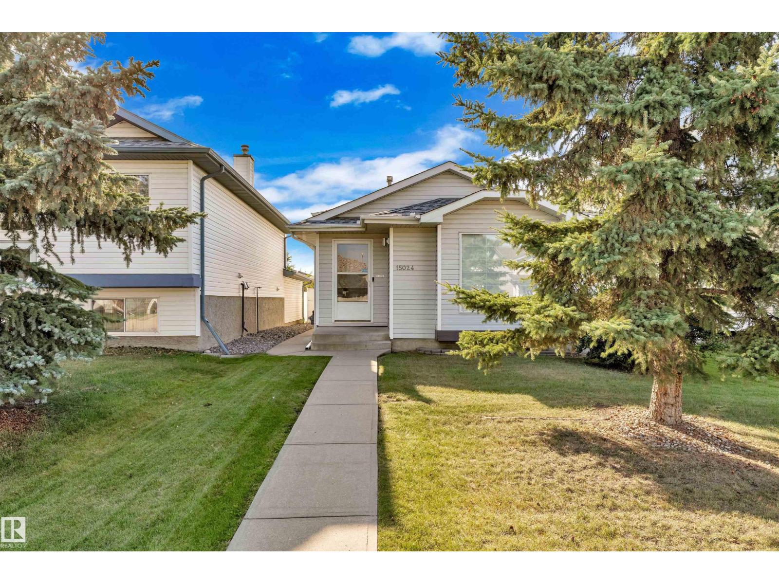 Photo 4 of 15024 128 St Nw, Edmonton AB
