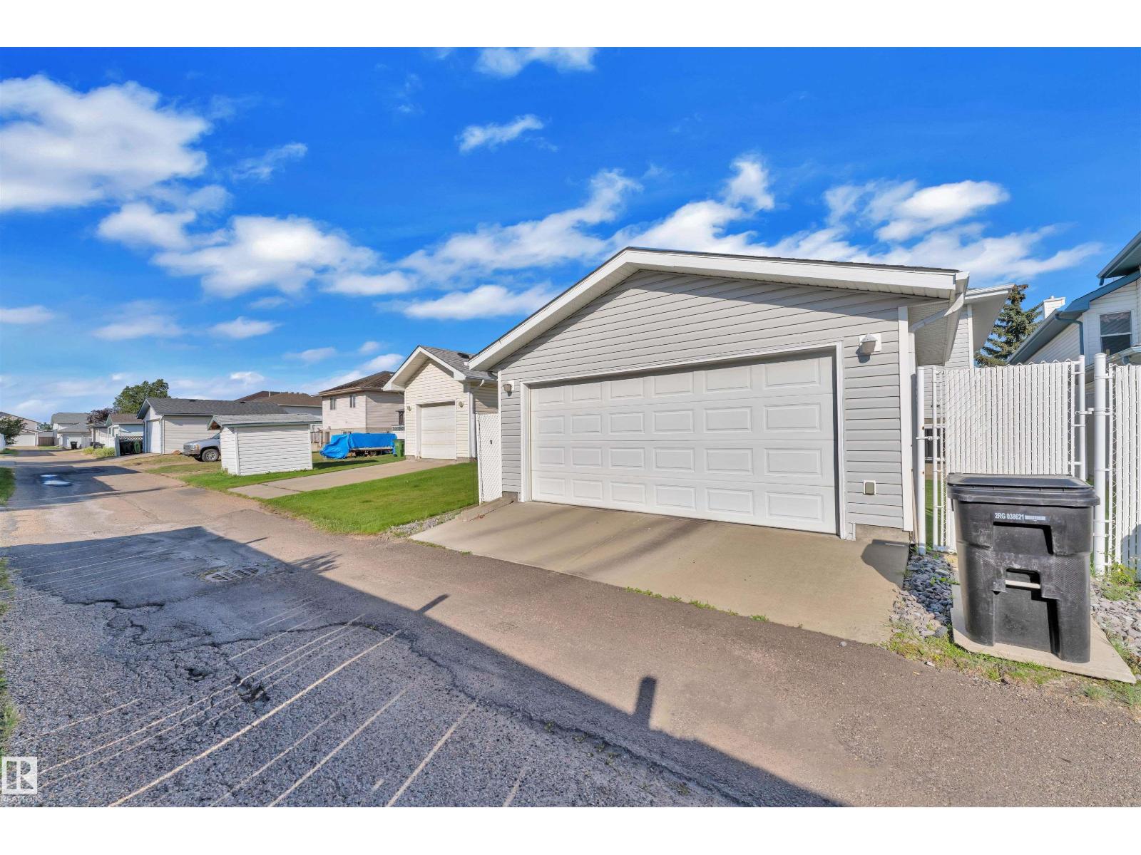 Photo 42 of 15024 128 St Nw, Edmonton AB