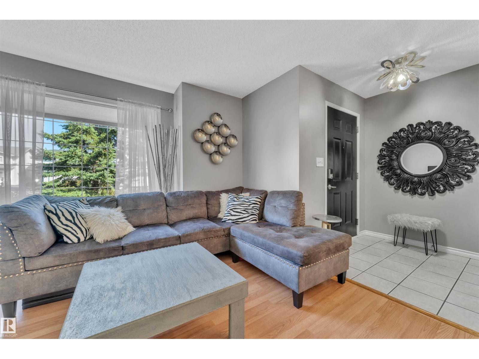 Photo 5 of 15024 128 St Nw, Edmonton AB