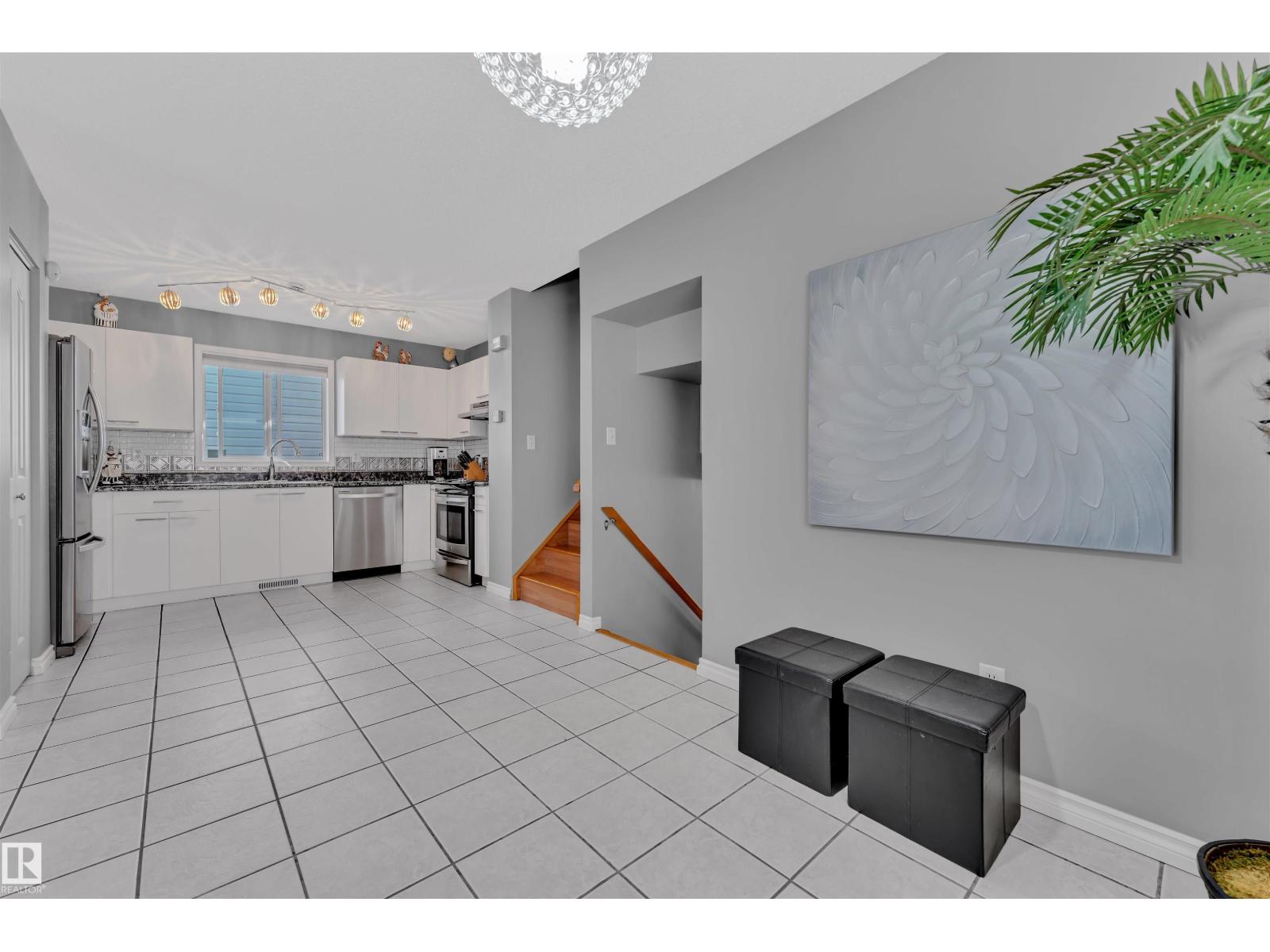 Photo 9 of 15024 128 St Nw, Edmonton AB