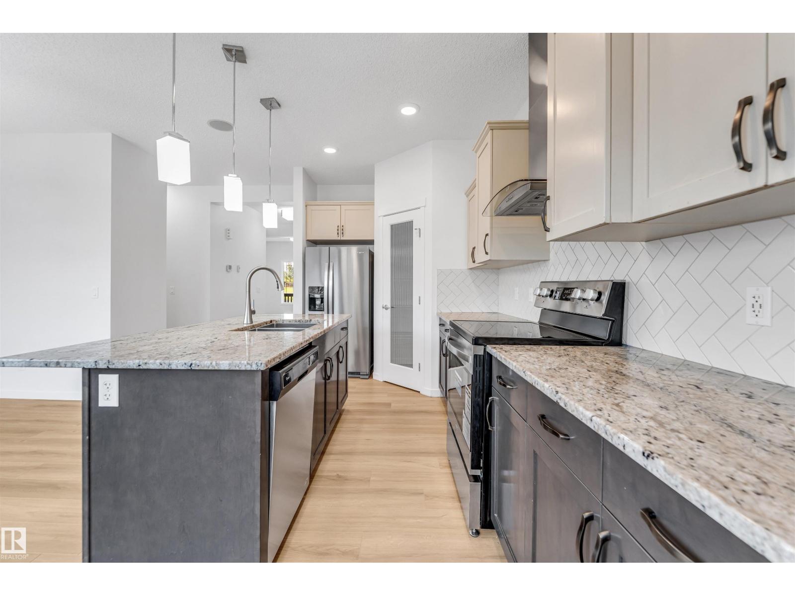 Photo 10 of 2344 Glenridding Blvd Sw, Edmonton AB