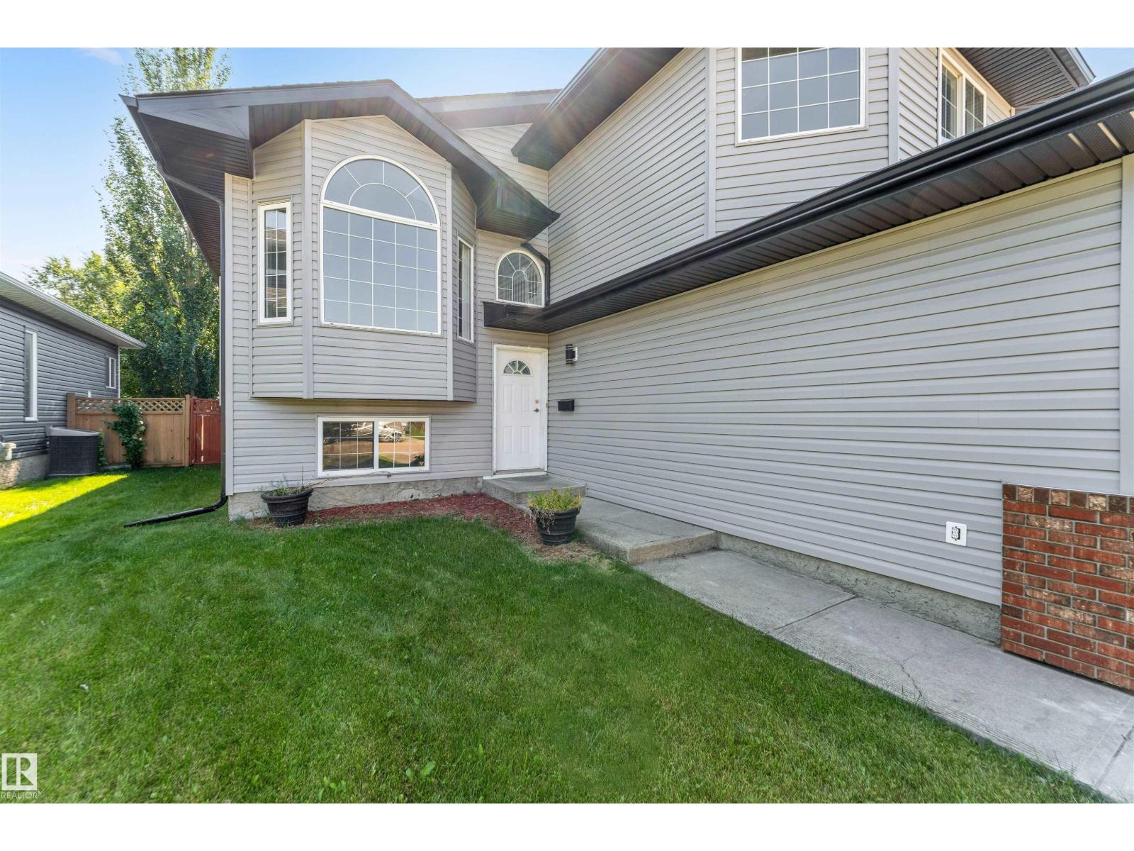Photo 5 of 325 Jilling Cres Nw, Edmonton AB