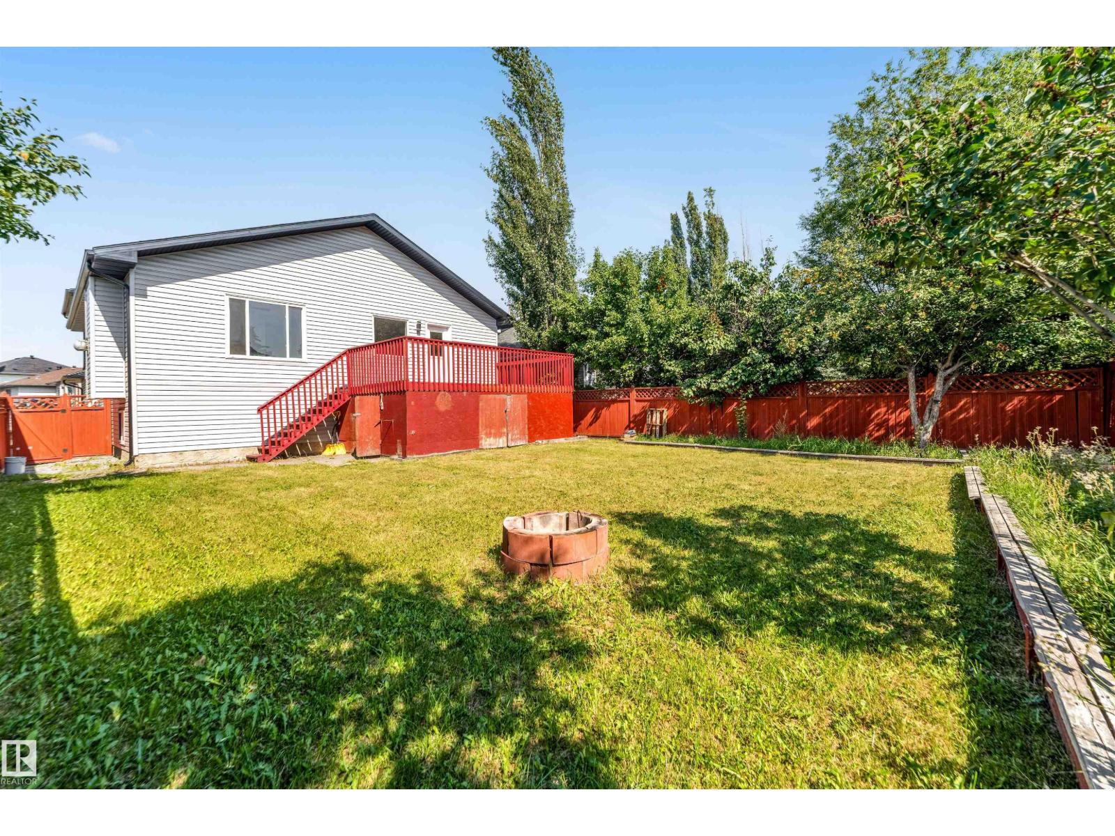 Photo 7 of 325 Jilling Cres Nw, Edmonton AB